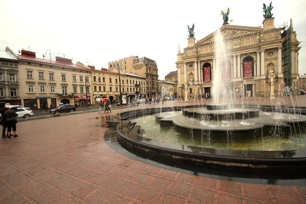 Romantic In Lviv 500M From Opera Kültér fotó